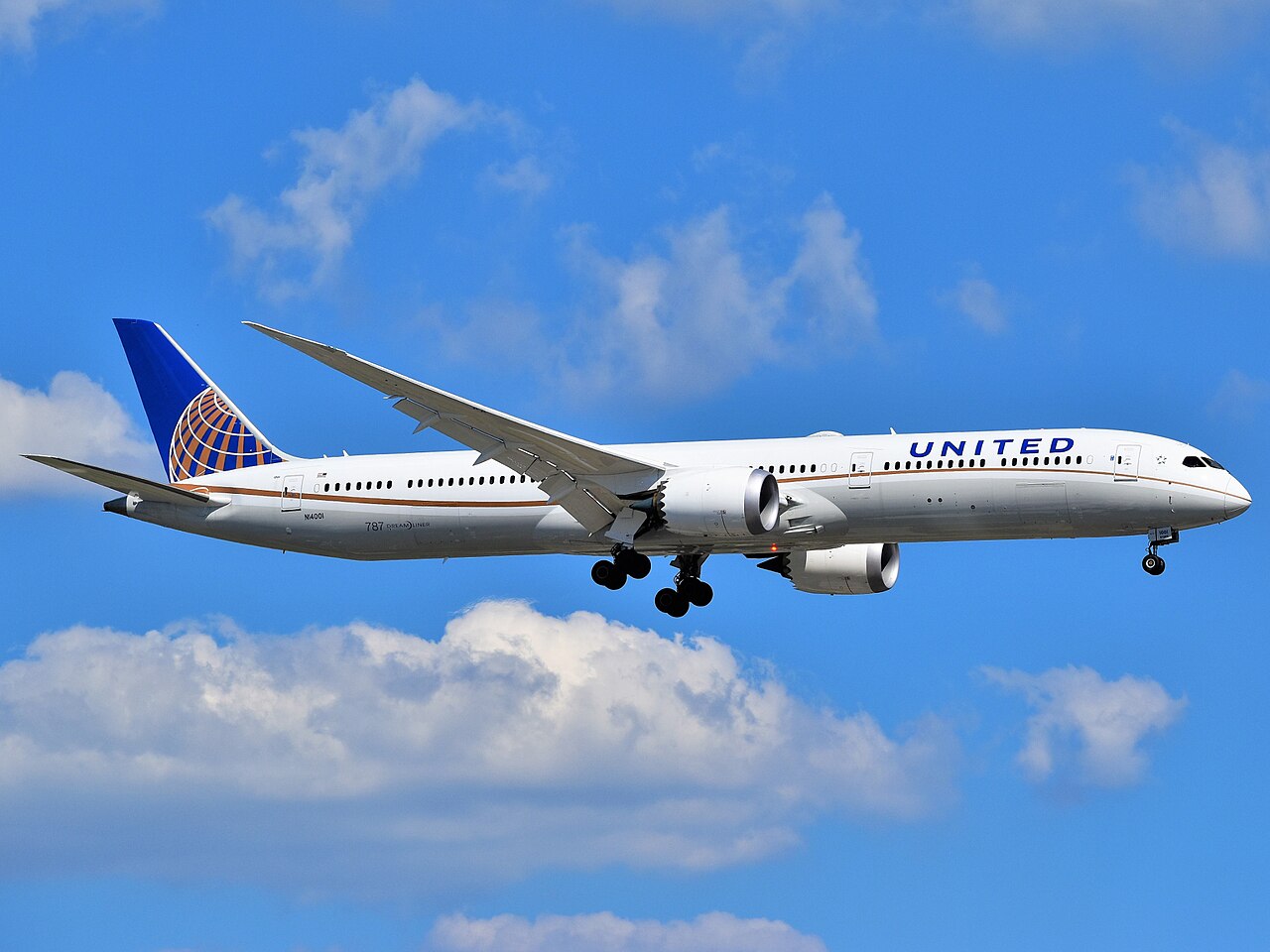 United Airlines Boeing 787-10 Dreamliner